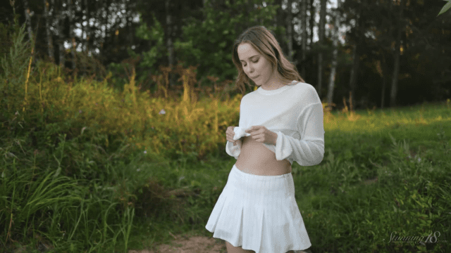 Stunning18 - Alice bên bờ hồ - xqrtrcyz.co.uk