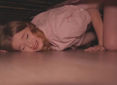 Chịch nát lồn chị kế đang mắc kệt dưới gầm giường - xqrtrcyz.co.uk